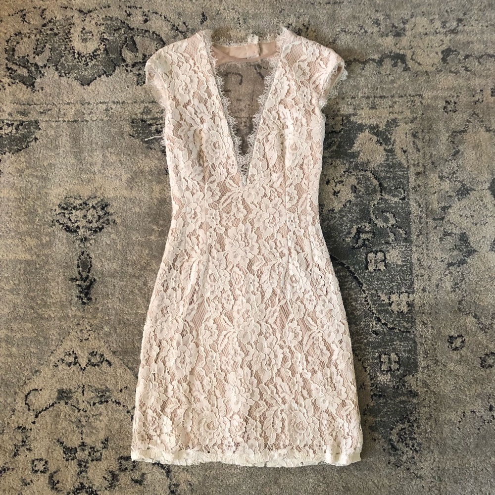 WHITE LACE DRESS